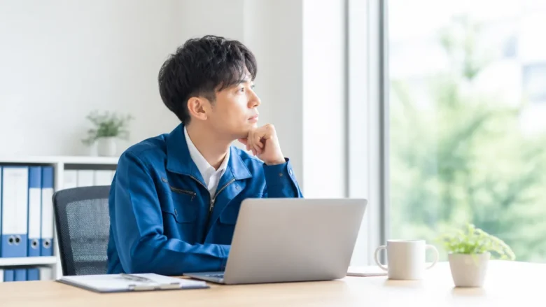 残業や休日の取りやすさは配属先と繁忙期に左右される