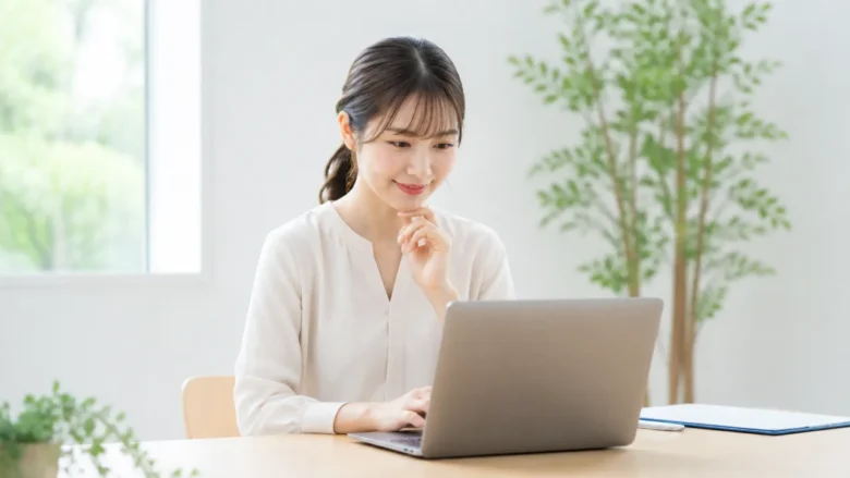 給料明細の確認方法は社内案内とSmartHRの設定を確認する
