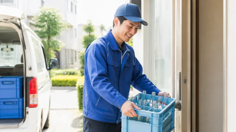 主な仕事内容は固定ルートでの商品配達と空き瓶の回収