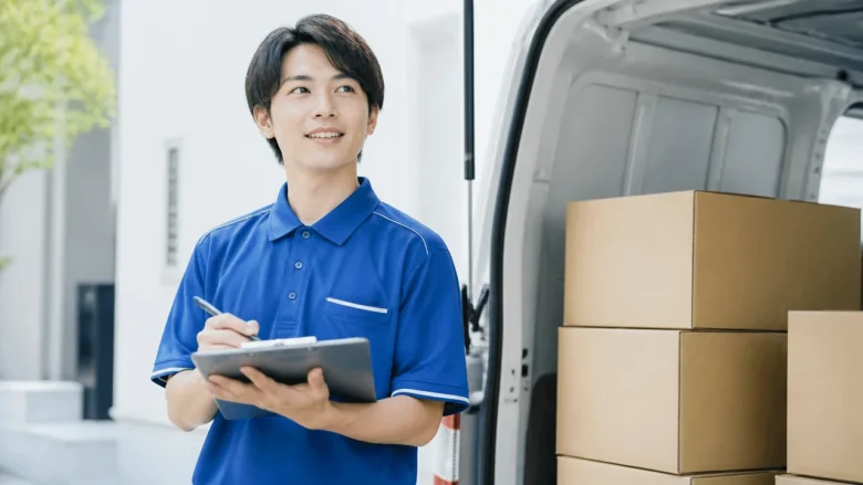 勤務時間・休日・収入は求人と雇用形態によって差がある