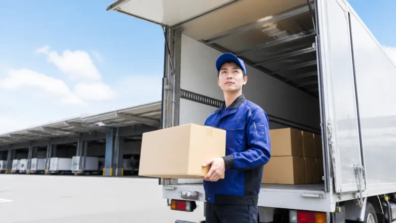 路線ドライバーの主な仕事は営業所や中継拠点の間を結ぶ輸送